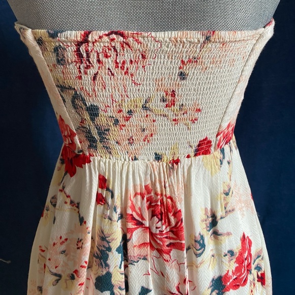 Gorgeous, floral dress in perfect condition. - Picture 5 of 6